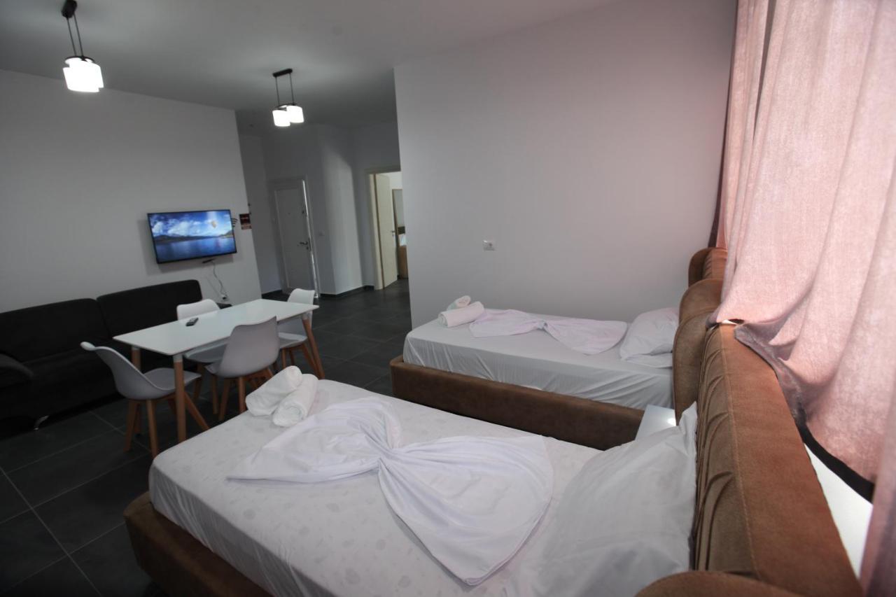Deda Apartments Sarandë 外观 照片